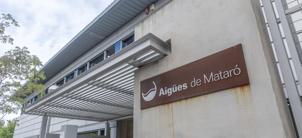 Façana de les oficines d'Aigües de Mataró