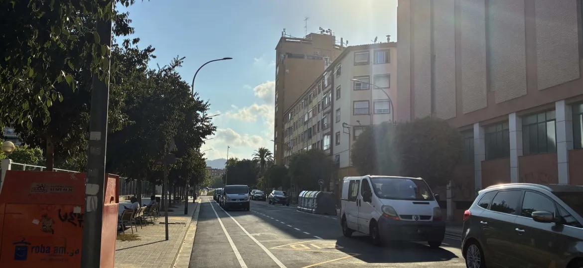 Camí del Mig acabat d'asfaltar